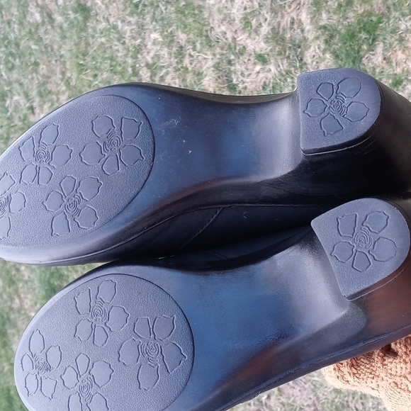 Easy street clogs comfort size 9 Wide - Picture 8 of 12